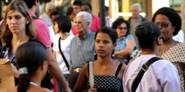 Expectativa de vida do brasileiro em 2022 fica em 75,5 anos
