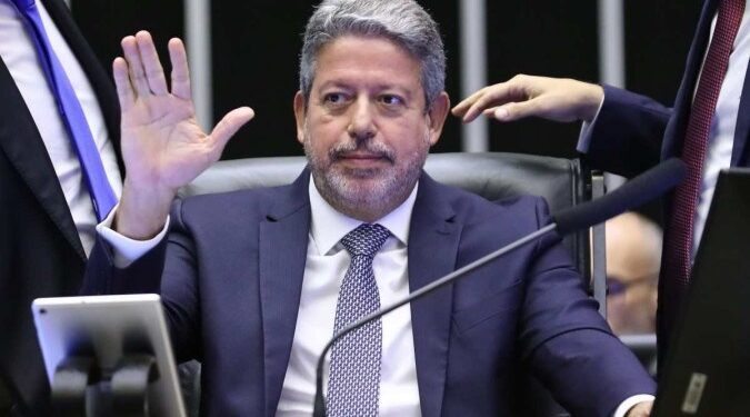 Lira anuncia que reforma tributária será votada nesta sexta-feira