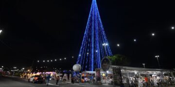 Prefeito Álvaro Dias acende árvore de Mirassol nesta sexta-feira 