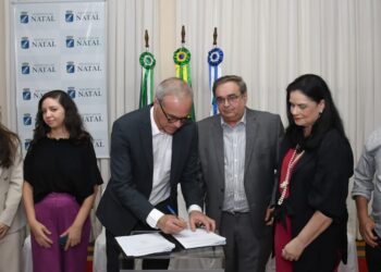 Prefeitura do Natal e UFRN assinam convênio para combate ao analfabetismo