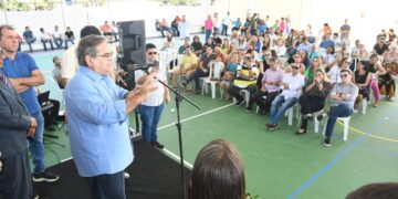 Álvaro Dias inaugura a Escola em Tempo Integral Padre Tiago Theisen