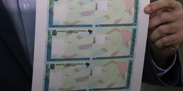 Carteira de Identidade Nacional passa a ser emitida desta segunda-feira (11)