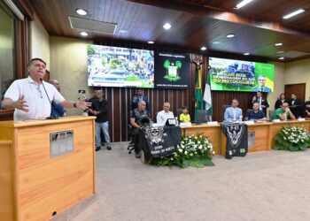 Bolsonaro traz “pacote completo” de caras e bocas em passagem por Natal