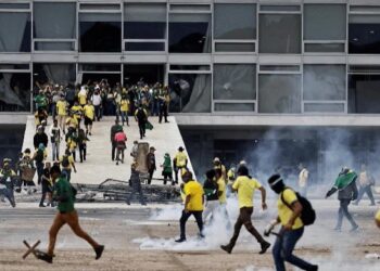 STF marca julgamento de mais 30 réus por atos golpistas de 8/1