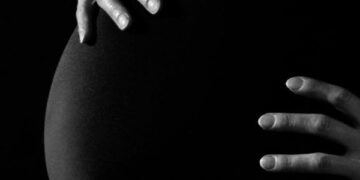 Operadora de saúde tem recursos bloqueados para garantir custeio de parto de técnica de enfermagem