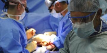 Justiça determina que plano de saúde realize cirurgias reparadoras em paciente com obesidade