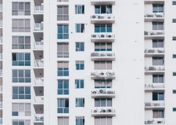 Clientes serão indenizadas por demora em entrega de imóveis no Litoral Sul