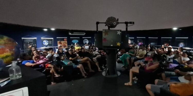 Planetário de Parnamirim bate recorde de público na programação especial
