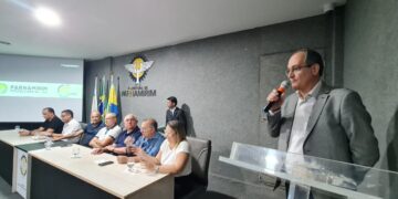 Taveira assina contrato para informatização da saúde municipal em Parnamirim
