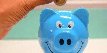 Após descontos indevidos em conta de aposentado, bancos são condenados