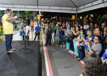 Álvaro Dias inaugura obras de modernização, asfaltamento e acessibilidade da Rua São José