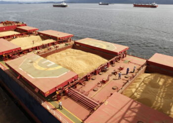 Balança comercial tem superávit recorde de US$ 98,838 bi em 2023