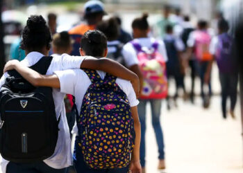 Alunos do Ensino Médio podem receber bolsa a partir de março