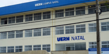 Uern lança editais do Concurso Público para professores e técnicos-administrativos