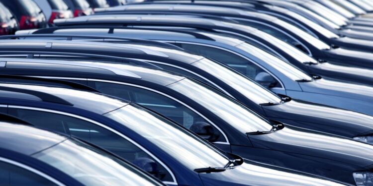 Venda de veículos no Brasil fecha 2023 com crescimento de 12%