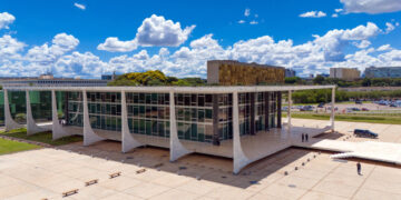 STF concede prisão domiciliar temporária ao ex-presidente Jair Bolsonaro