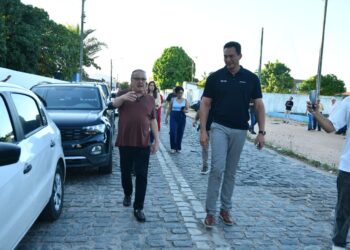 Prefeitura anuncia pavimentação em 34 ruas da Zona Norte durante visita técnica do prefeito