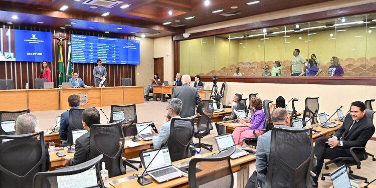 ALRN aprova por unanimidade reajuste salarial de 5,4% para professores estaduais