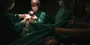 Vitimas de negilência médica durante parto serão indenizada e terão direito a pensão vitalícia