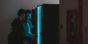 Franqueada de empresa será indenizada em virtude de defeito em máquina de vendas que causou