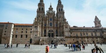 Agência de Turismo é condenada a indenizar clientes após cancelamento de pacote de viagem