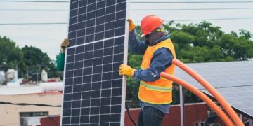 Consumidor será indenizado por empresa de energia solar por descumprimento contratual