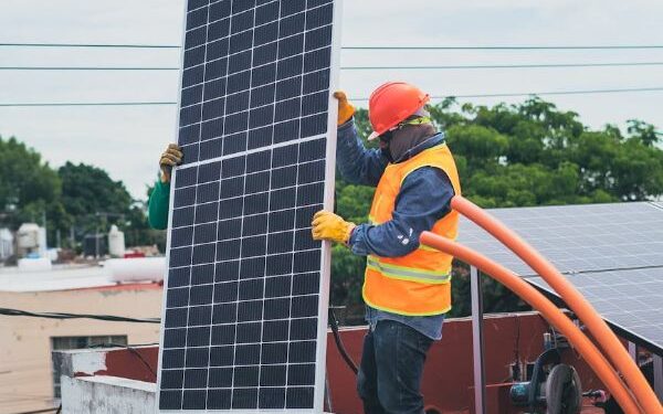 Consumidor será indenizado por empresa de energia solar por descumprimento contratual