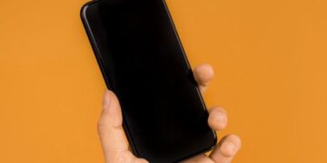 Consumidor será indenizado por fabricante após deifeito em aparelho celular