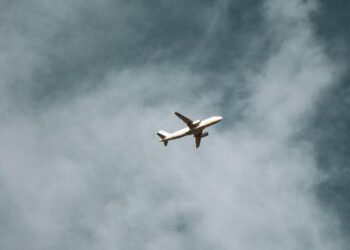 Consumidora garante na Justiça devolução de milhas aéreas por falha em sistema