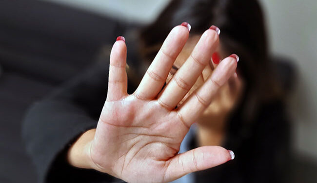 Câmara aprova endurecimento de pena para preso em saída temporária que agredir mulher