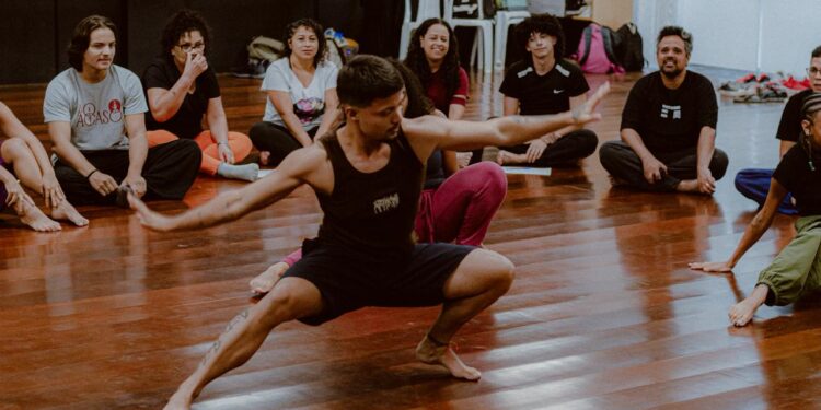 Programação de abril do Teatro Sesc Sandoval Wanderley contará com shows musicais, oficinas e artes cênicas 