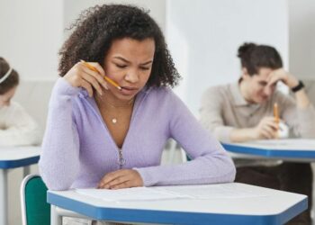 Ato que impediu posse de candidata aprovada em concurso público da SESAP/RN é suspenso pela Justiça