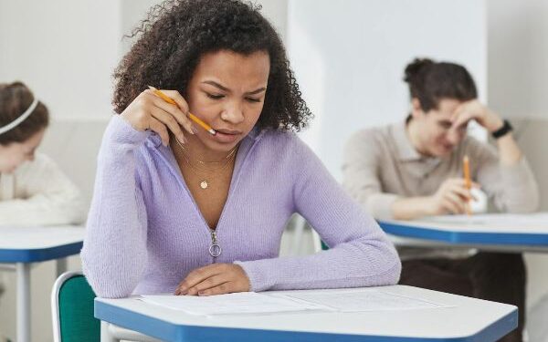 Ato que impediu posse de candidata aprovada em concurso público da SESAP/RN é suspenso pela Justiça