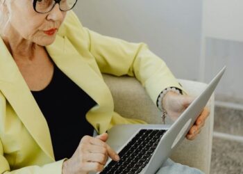 Servidora será indenizada pelo IPERN após demora em concessão de aposentadoria