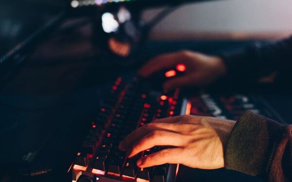 Casal será indenizado por profisisonal que não concluiu serviço contratado