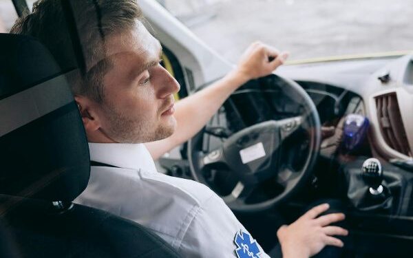 Motorista de ambulância do Estado será indenizado por perda auditiva devido a função