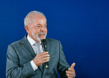 Lula envia ao Congresso projeto de lei pelo fim da escala 6×1