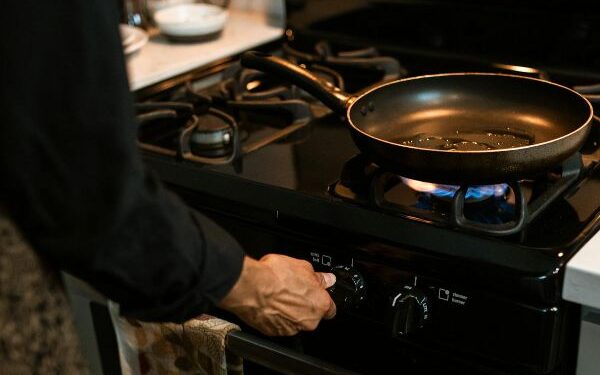 Consumidora será indenizada por fabricante após comprar fogão defeituoso