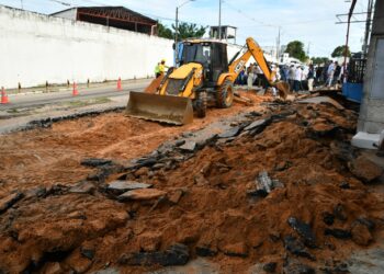 Prefeitura inicia obra de drenagem para solucionar problema histórico na Zona Oeste