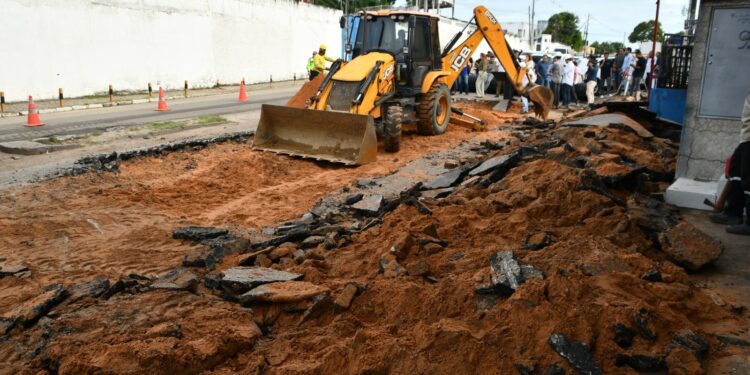 Prefeitura inicia obra de drenagem para solucionar problema histórico na Zona Oeste