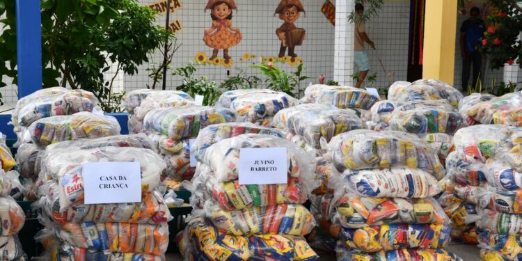 Prefeitura do Natal realiza entrega de 17 toneladas de alimentos para instituições