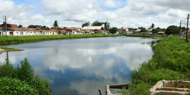 Prefeitura inicia construção de nova adutora na Lagoa do Jardim Primavera