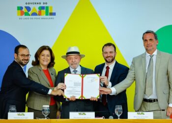 Desenrola Brasil ajudará população a “tirar corda do pescoço”, diz Lula ao lançar programa