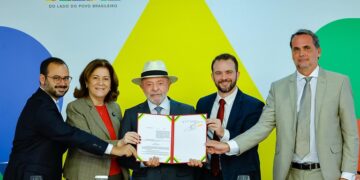 Desenrola Brasil ajudará população a “tirar corda do pescoço”, diz Lula ao lançar programa