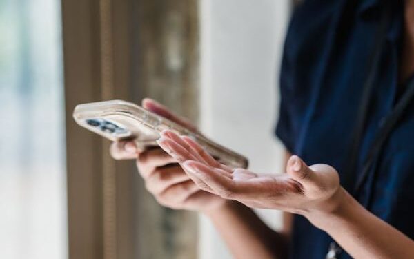 Consumidora será indenizada por empresa de telecomunicações por falha em prestação de serviços