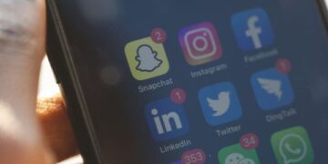 Uusária que teve perfil cancelado será indenizada por Plataforma Digital
