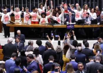 Com voto sim unânime da bancada potiguar, Câmara aprova, em dois turnos, PEC pelo fim da escala 6×1