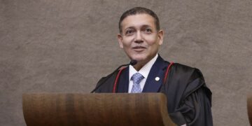 Ao tomar posse na Presidência do TSE, Nunes Marques defende a vontade soberana do povo nas urnas