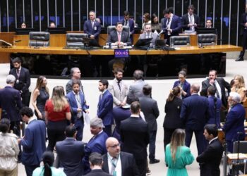 Congresso derruba quatro vetos à LDO de 2026 e libera repasses a municípios