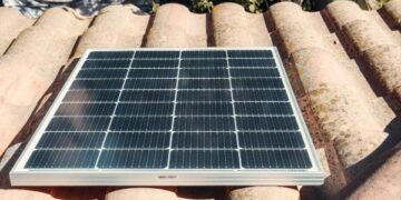 Após cobrança indevida em sistema de energia solar, Cosern é condenada a indenizar consumidora